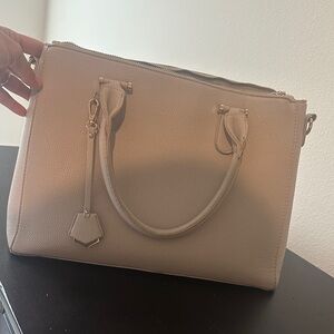Madison West vegan leather purse. Lots of pockets!!! Clean!!